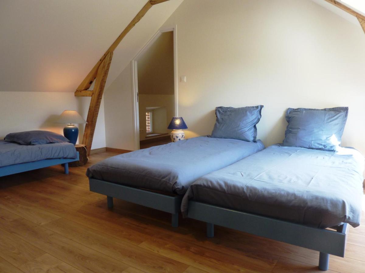 Florimont - Vaste gîte à la ferme Villers-Châtel Extérieur photo