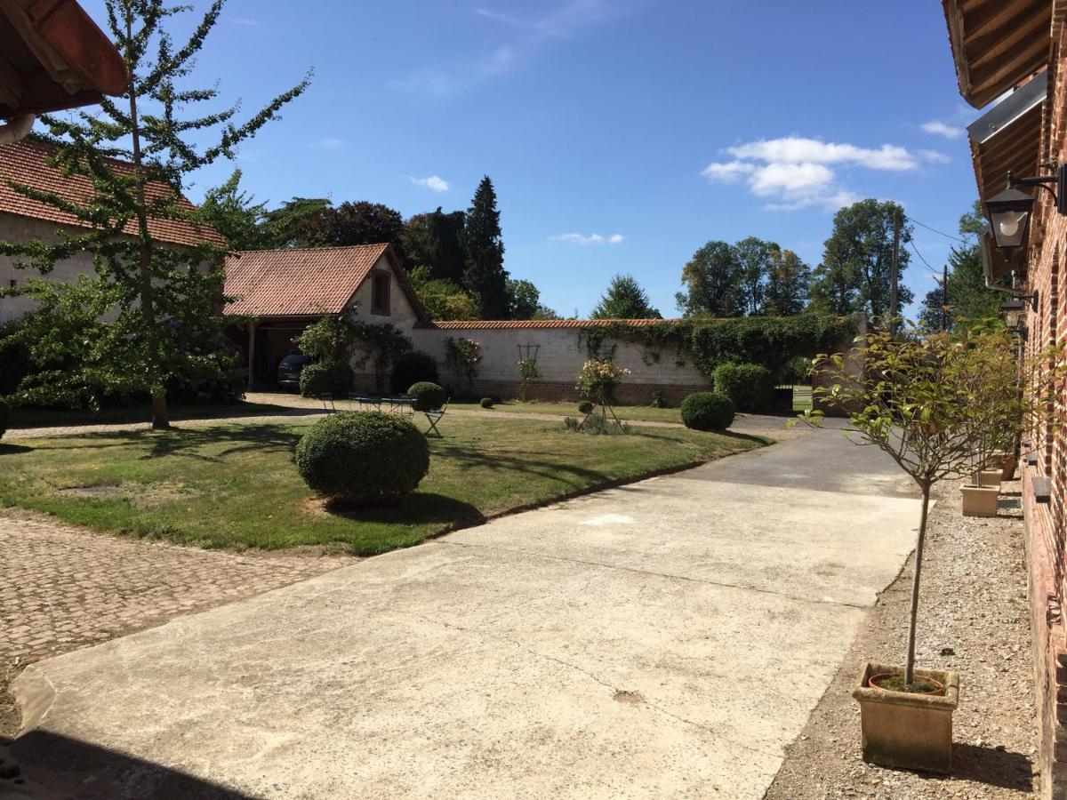 Florimont - Vaste gîte à la ferme Villers-Châtel Extérieur photo