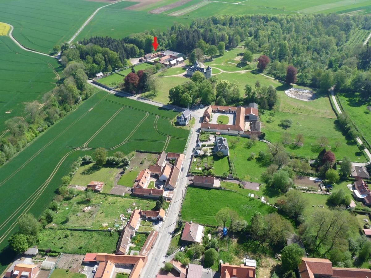 Florimont - Vaste gîte à la ferme Villers-Châtel Extérieur photo