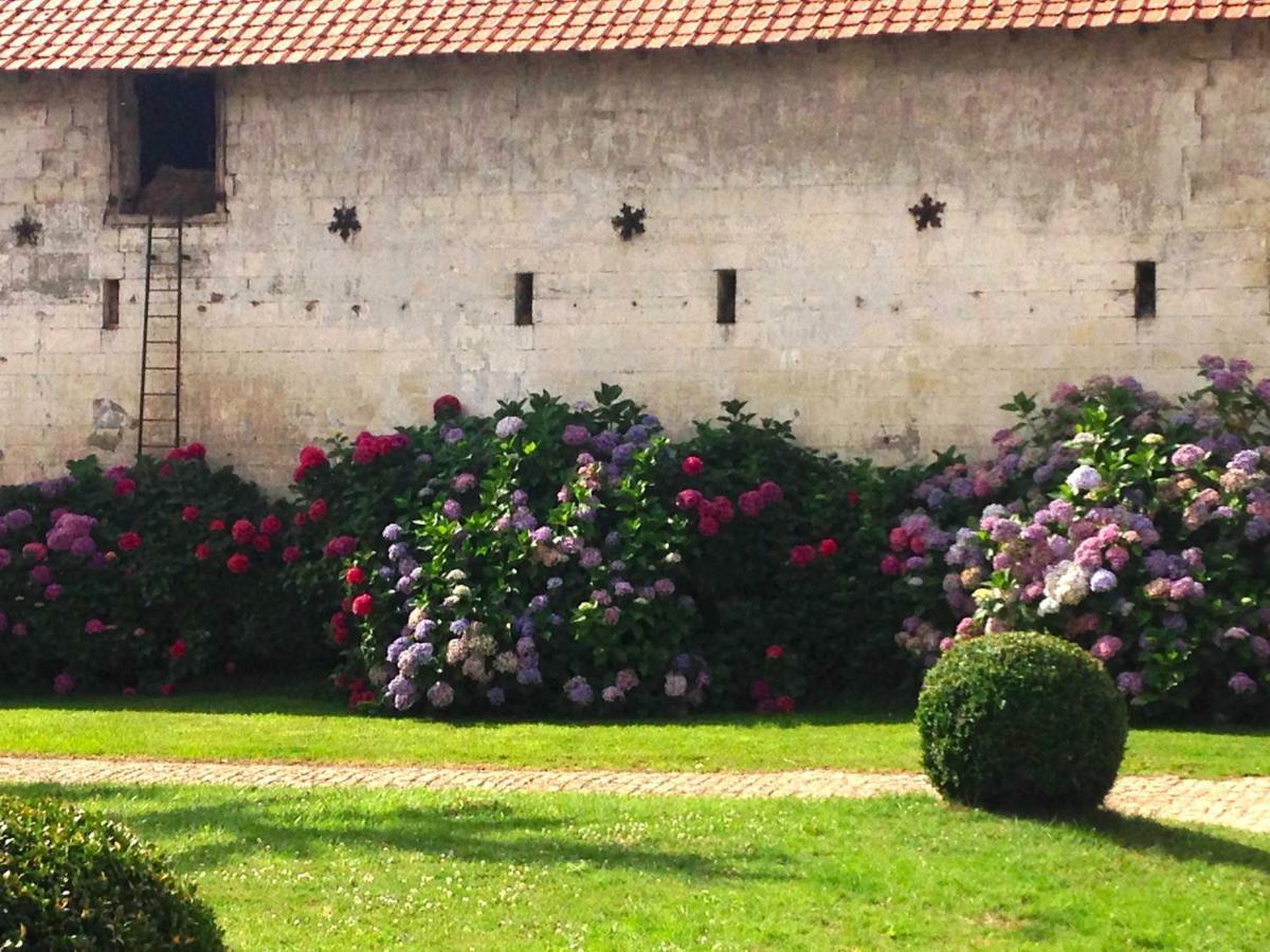 Florimont - Vaste gîte à la ferme Villers-Châtel Extérieur photo