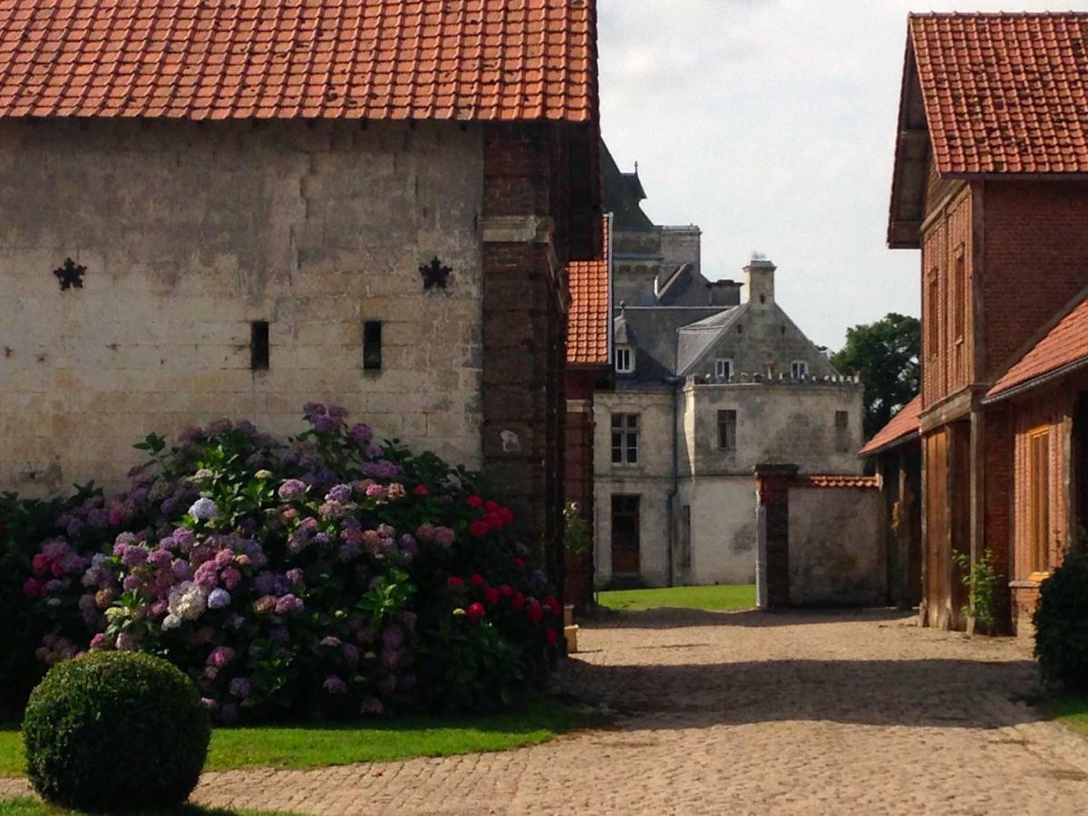 Florimont - Vaste gîte à la ferme Villers-Châtel Extérieur photo
